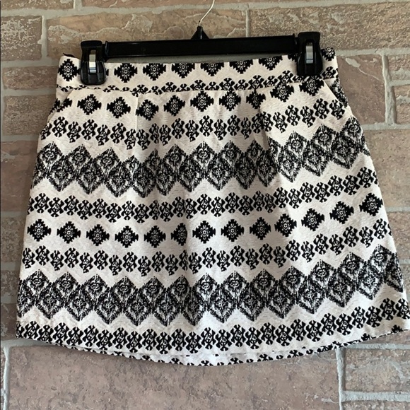 Freeway Printed Skirt - Picture 2 of 5